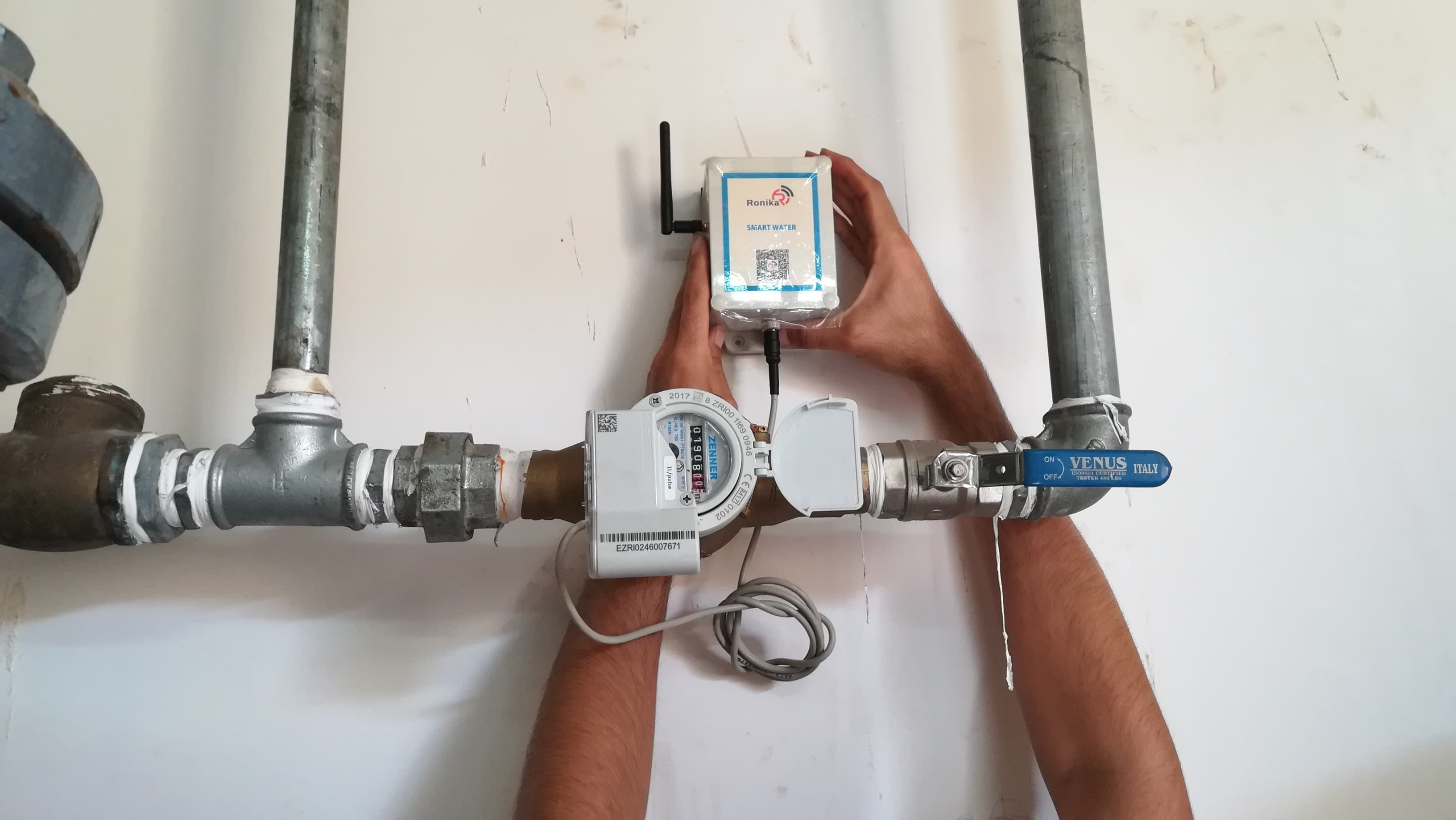 Ronika smart node for real-time monitoring of water consumption